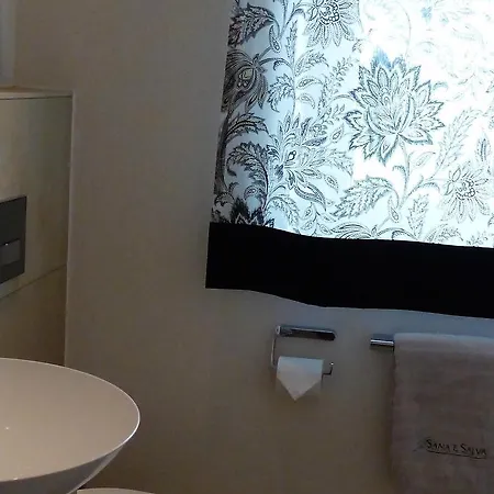 アパート Sana E Salva